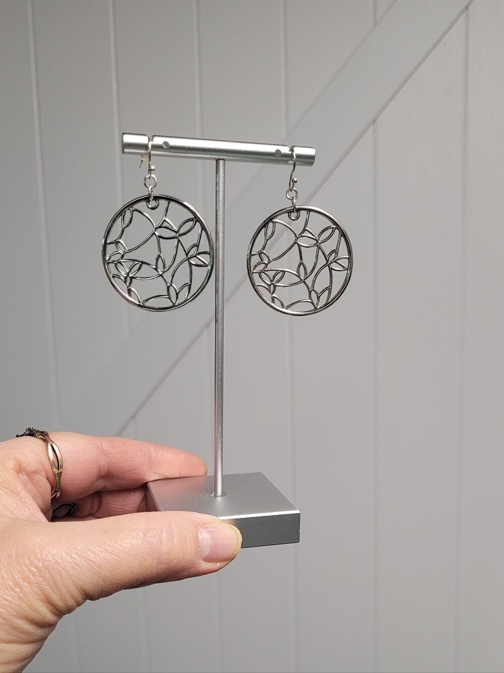 Hand Crafted Silver Filigree Round Drop Earrings - Picture 5 of 8